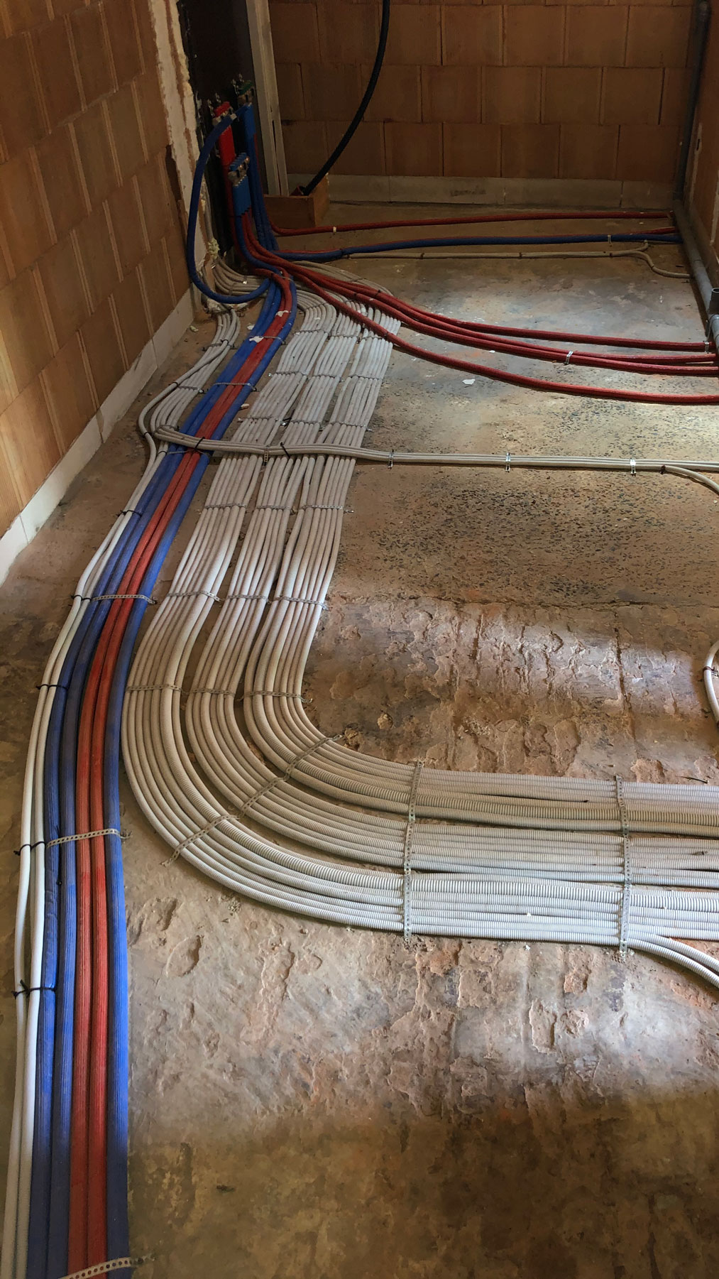 RJ Algemene Elektriciteit Verbouwen Zelfbouw Nieuwbouw